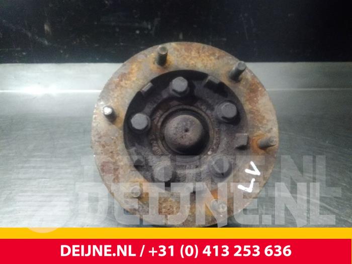 Mercedes Sprinter Fusee links-voor O51991