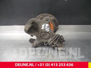 Mercedes Sprinter Fusee links-voor O52014 foto 2