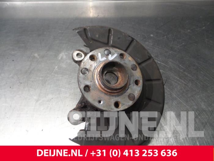 Volkswagen Eos Knuckle, front left O52048