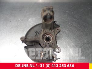 Volkswagen Eos Fusee links-voor O52048 foto 2