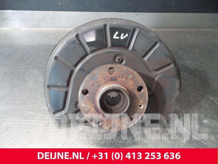 Volkswagen Golf Plus Fusee links-voor O52083