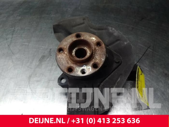 Peugeot Expert Fusee links-voor O52201