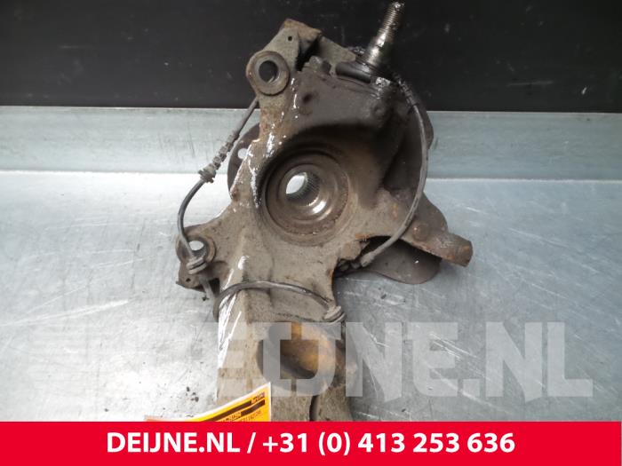 Peugeot Boxer Fusee links-voor O52222