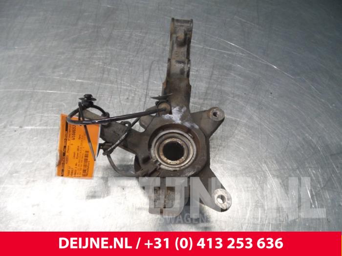 Renault Kangoo Fusee links-voor O52244