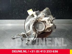 Toyota Dyna Fusee links-voor O52261 foto 2