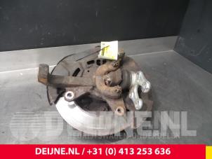 Toyota Hiace Fusee links-voor O52262 foto 2