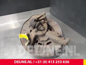 Toyota Hiace Fusee links-voor O52263 foto 2