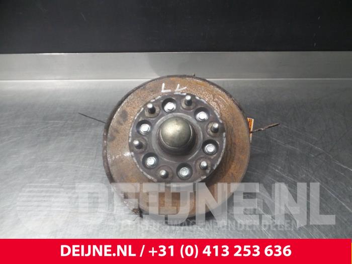 Toyota Hiace Fusee links-voor O52266