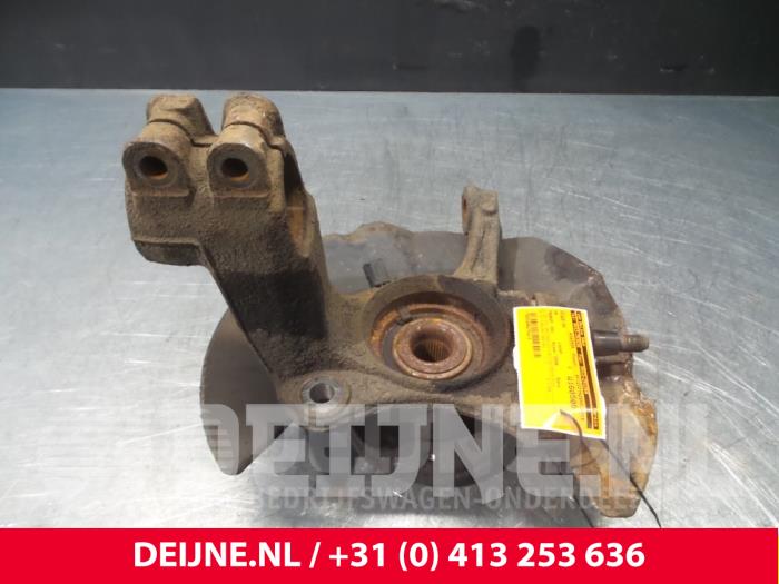 Volkswagen Transporter Fusee rechts-voor O52386