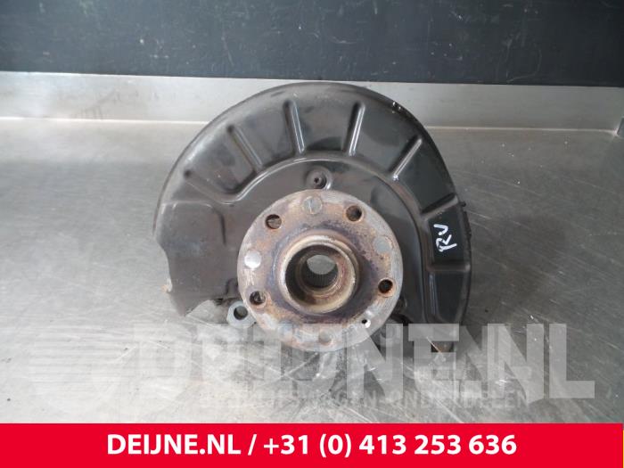 Volkswagen Golf Plus Fusee rechts-voor O52404