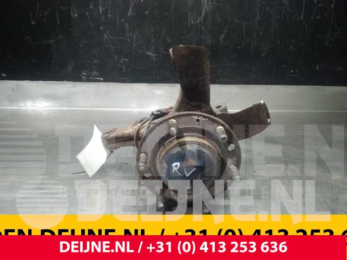 Hyundai H300 Fusee rechts-voor O52450