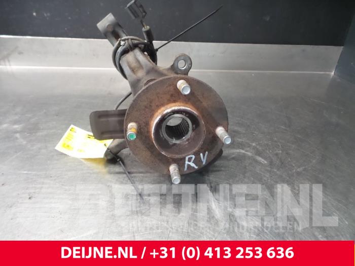 Nissan NV200 Fusee rechts-voor O52459