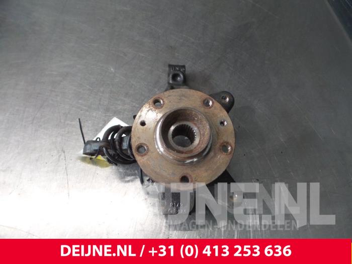 Renault Kangoo Fusee rechts-voor O52568