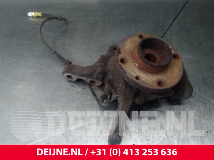 Renault Kangoo Fusee rechts-voor O52571