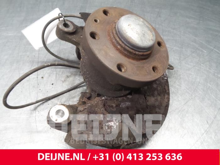 Iveco New Daily Fusee houder rechts-voor O52589