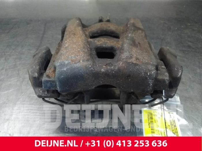 Audi A4 Bremszange links vorne O52656