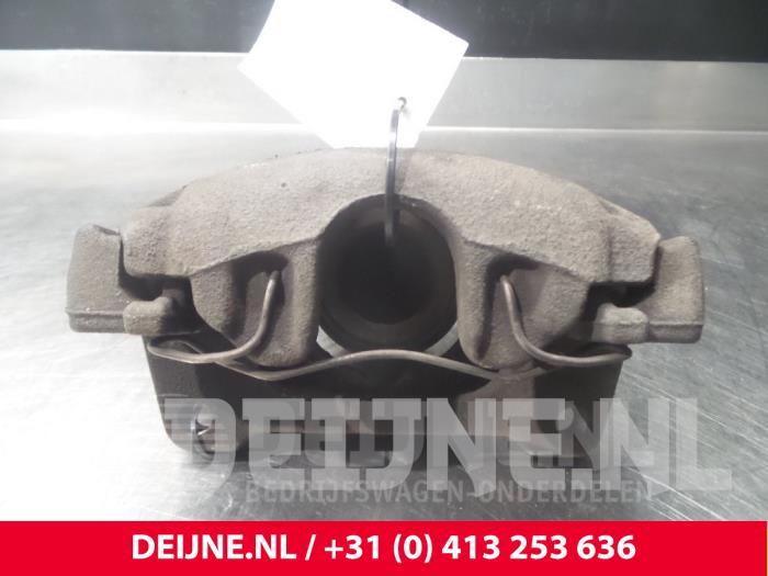Audi A4 Bremszange links vorne O52662