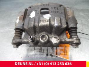 Ford Fiesta Remklauw (Tang) links-voor O52696 foto 2