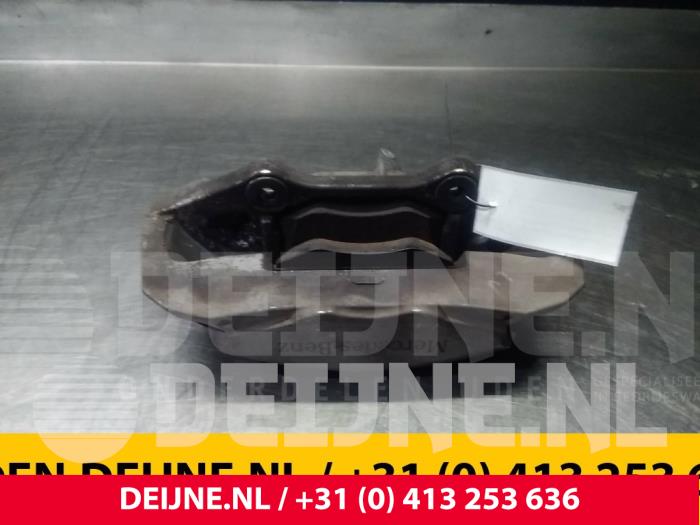 Mercedes C-Klasse Front brake calliper, left O52736