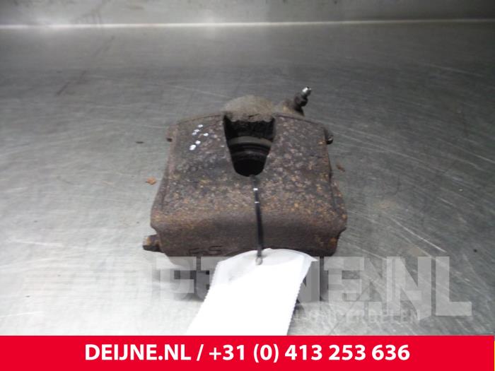Volkswagen Golf Front brake calliper, left O52834