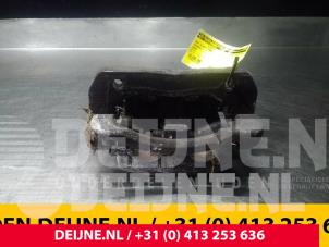 Hyundai H350 Bremszange links vorne O52899 foto 3