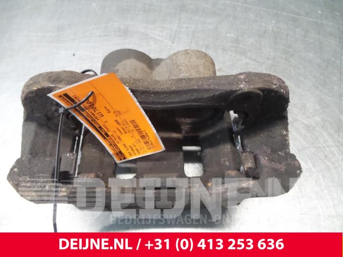 Hyundai H300 Remklauw (Tang) links-voor O52902