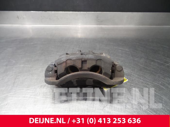 Hyundai H300 Remklauw (Tang) links-voor O52903