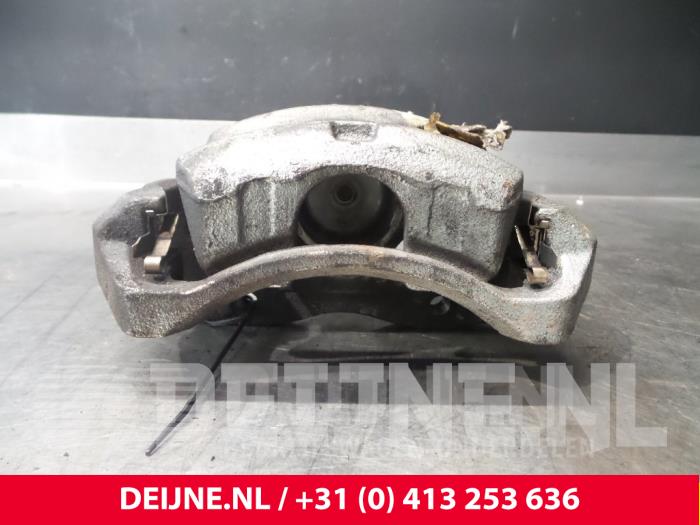 Nissan NV200 Bremszange links vorne O52906