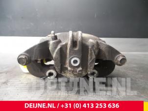 Nissan NV200 Bremszange links vorne O52908 foto 2