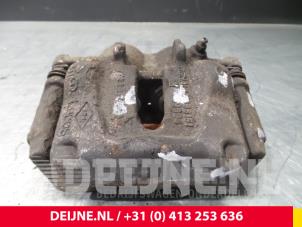 Nissan Primastar Remklauw (Tang) links-voor O52923 foto 2