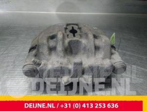Nissan Atleon Remklauw (Tang) links-voor O52924 foto 2