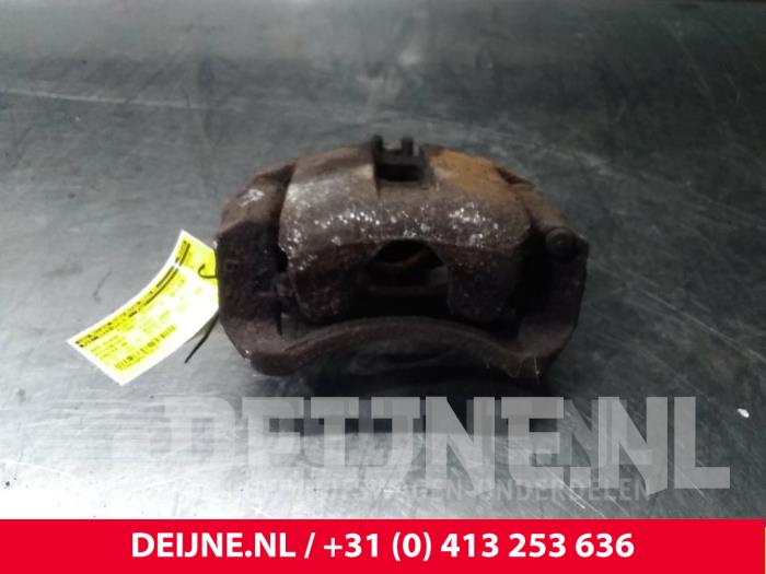 Mitsubishi Canter Remklauw (Tang) links-voor O53075