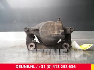 Toyota Hiace Remklauw (Tang) links-voor O53090 foto 2