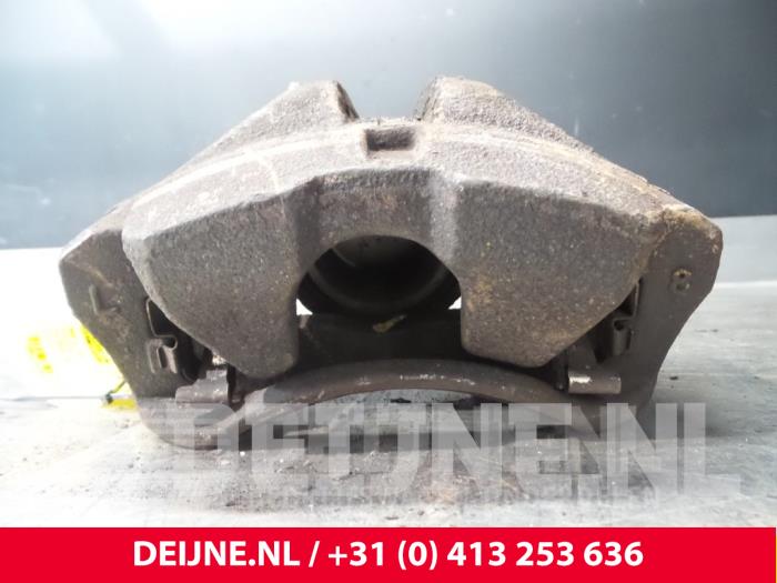 Toyota Hiace Remklauw (Tang) links-voor O53092