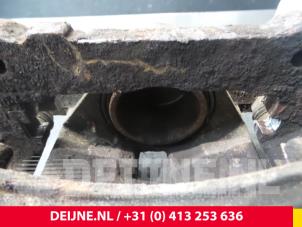 Toyota Hiace Remklauw (Tang) links-voor O53093 foto 3