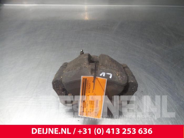 Toyota Hiace Remklauw (Tang) links-voor O53096