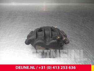 Ford Transit Remklauw (Tang) rechts-voor O53156 foto 2