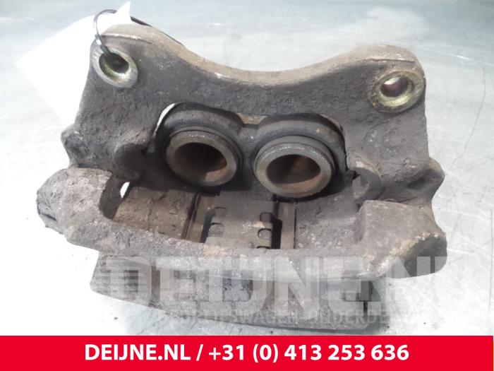 Nissan Interstar Bremszange rechts vorne O53349