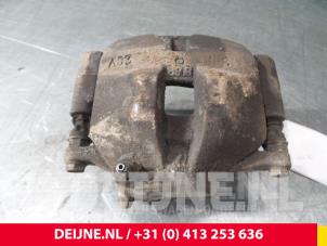 Toyota Hiace Front brake calliper, right O53523 photo 3