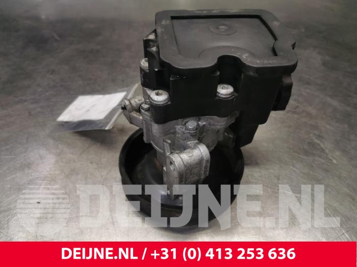 Gebruikte Servopomp Mercedes Vito Prijs € 90,75 Inclusief btw aangeboden door van Deijne Onderdelen Uden B.V.