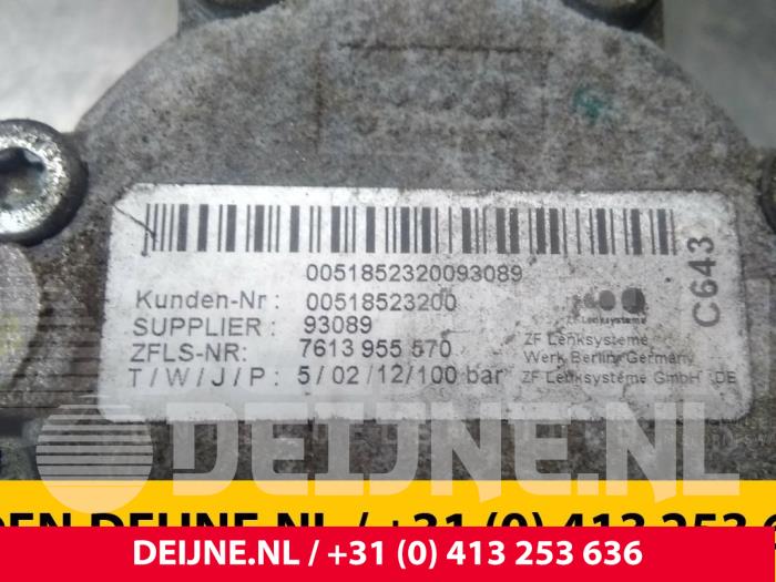 Pomp Servo van een Opel Combo 1.6 CDTI 16V 2012