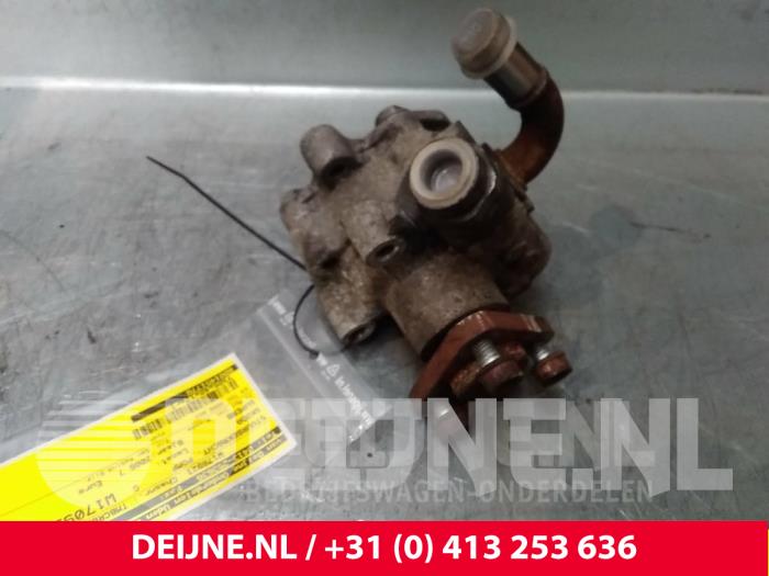 Gebruikte Pomp Servo Skoda Superb (3U4) 2.0 TDI 16V Prijs € 20,00 Margeregeling aangeboden door van Deijne Onderdelen Uden B.V.