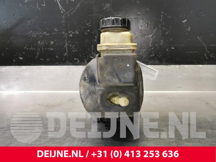 Pomp Servo van een Renault Laguna 2011
