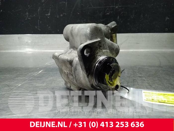 Gebruikte Pomp Servo Renault Master Prijs € 72,60 Inclusief btw aangeboden door van Deijne Onderdelen Uden B.V.