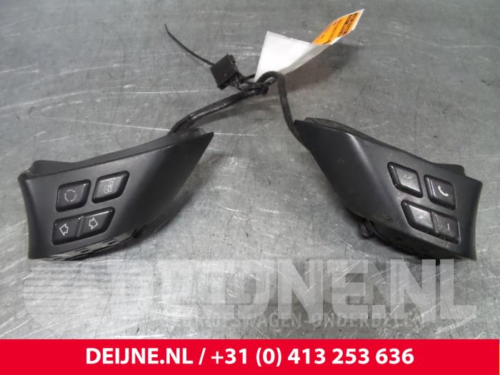BMW 3-Serie Radiobedienung Lenkrad O54750