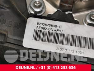 Nissan Primastar Left airbag (steering wheel) O55016 photo 4