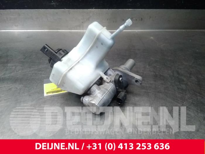 Gebruikte Hoofdremcilinder Audi Q3 (8UB/8UG) 2.0 16V TFSI 170 Quattro Prijs € 60,00 Margeregeling aangeboden door van Deijne Onderdelen Uden B.V.