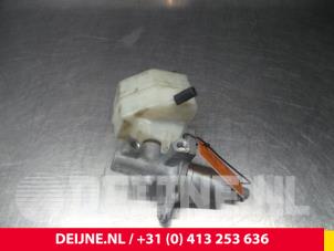 Gebruikte Hoofdremcilinder BMW X3 Prijs € 75,00 Margeregeling aangeboden door van Deijne Onderdelen Uden B.V.
