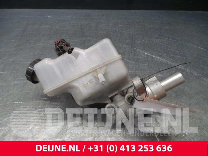 Ford Transit Master cylinder O55669
