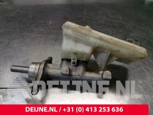 Opel Vivaro Hoofdremcilinder O55729 foto 2
